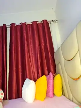 NicRaisaa online show from March 10, 2026, 6:18 am