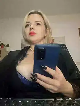 Snapshot of Ladykaos chatting on December 28, 2024, 4:30 pm Ladykaos online show from December 28, 2024, 4:30 pm