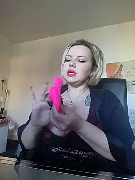 Snapshot of Ladykaos chatting on March 11, 2025, 10:40 am Ladykaos online show from March 11, 2025, 10:40 am