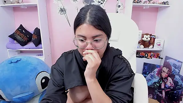 esmeralda112 online show from January 17, 2026, 10:09 am