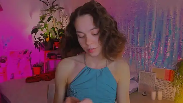 poli   online show from January 3, 2025, 9:05 pm