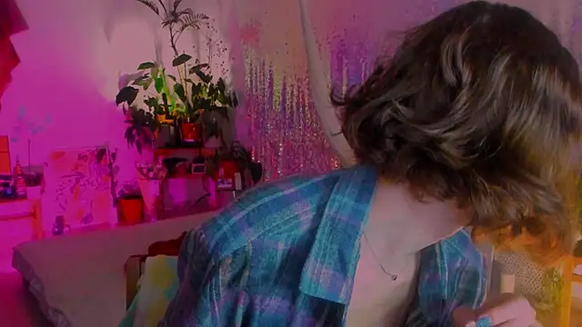 poli   online show from January 27, 2025, 9:11 pm