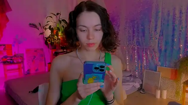 poli   online show from February 16, 2025, 10:43 pm