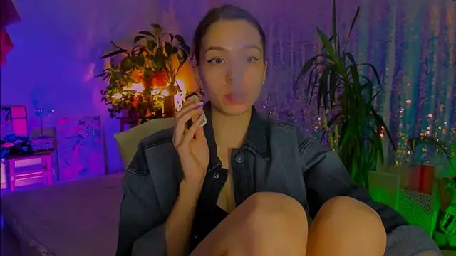 poli   online show from December 2, 2025, 6:58 pm