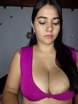 Snapshot of alison_villalobo chatting on June 13, 2026, 2:20 am alison villalobo online show from June 13, 2026, 2:20 am