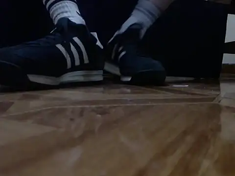 Snapshot of alphaswitchard chatting on April 4, 2026, 12:42 am alphaswitchard online show from April 4, 2026, 12:42 am