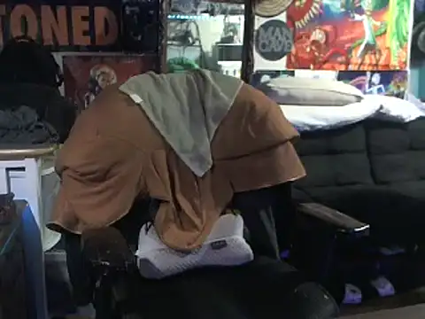 CloudDadddyyy420 online show from February 12, 2025, 1:09 am