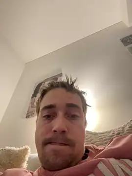 SweetBoy32 online show from December 16, 2024, 11:12 am