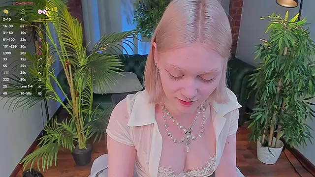 Snapshot of _Rude_Girl_ chatting on January 15, 2025, 2:56 pm Rude Girl online show from January 15, 2025, 2:56 pm