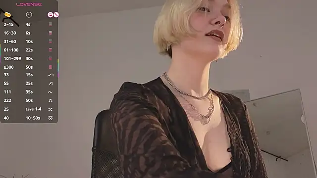 Snapshot of _Rude_Girl_ chatting on November 2, 2025, 3:36 pm Rude Girl online show from November 2, 2025, 3:36 pm