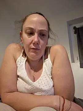 Wisie Cutie online show from November 27, 2025, 11:07 pm