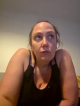 Wisie Cutie online show from February 25, 2026, 6:50 pm