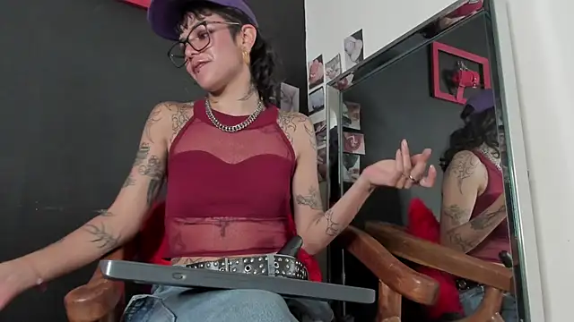 Snapshot of trinitty chatting on March 4, 2025, 5:13 pm trinitty online show from March 4, 2025, 5:13 pm