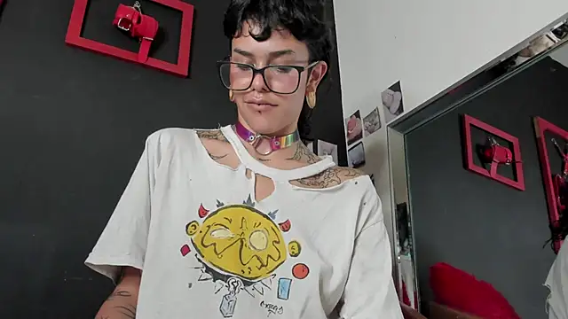 Snapshot of trinitty chatting on March 7, 2025, 5:06 pm trinitty online show from March 7, 2025, 5:06 pm