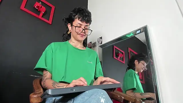 Snapshot of trinitty chatting on March 10, 2025, 5:07 pm trinitty online show from March 10, 2025, 5:07 pm