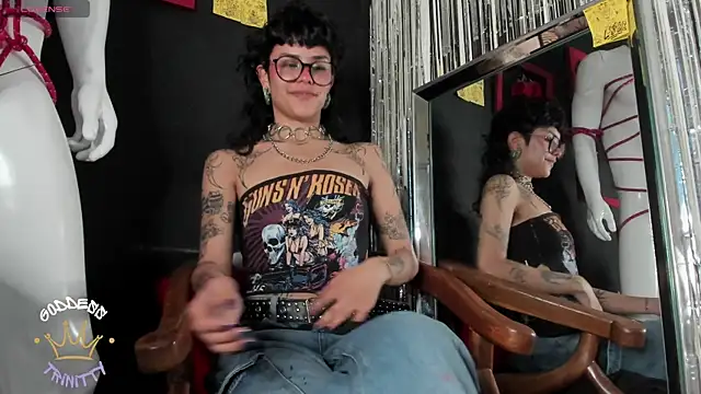 Snapshot of trinitty chatting on October 9, 2025, 4:05 pm trinitty online show from October 9, 2025, 4:05 pm