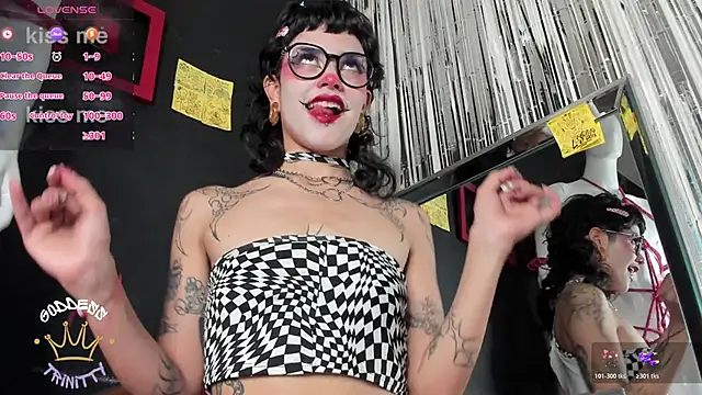 Snapshot of trinitty chatting on October 29, 2025, 8:32 pm trinitty online show from October 29, 2025, 8:32 pm