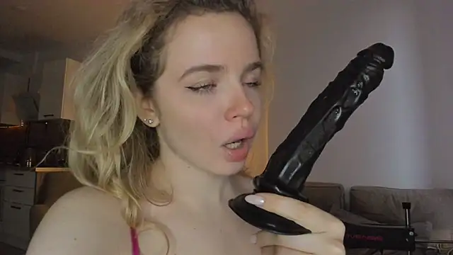 lit asella online show from February 1, 2025, 11:43 am