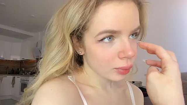 lit asella online show from February 24, 2025, 9:32 am