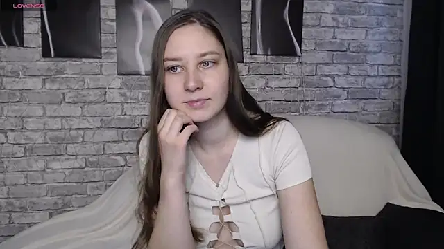 MollyBrams online show from December 12, 2024, 6:25 am