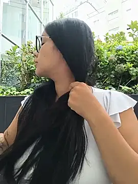 Snapshot of Annya-sweet chatting on June 2, 2026, 6:21 pm Annya-sweet online show from June 2, 2026, 6:21 pm