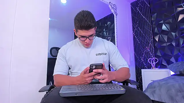 JeffDaltton online show from December 13, 2025, 8:14 pm