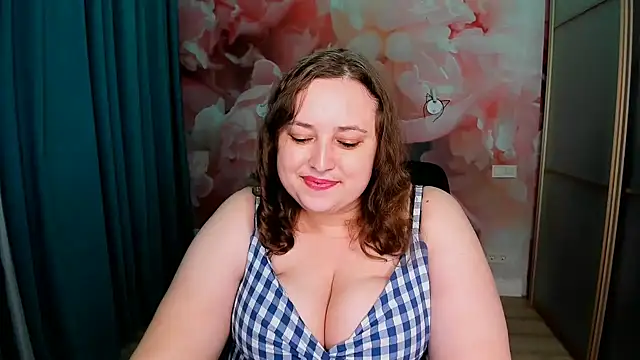 Snapshot of GwenHoward chatting on January 6, 2025, 4:02 pm GwenHoward online show from January 6, 2025, 4:02 pm