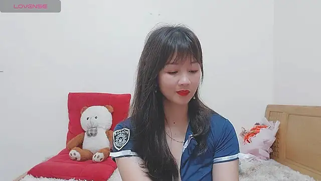 Holygirlsweet777 online show from March 2, 2025, 1:47 am