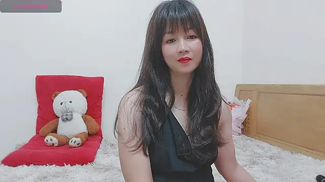 Holygirlsweet777 online show from March 17, 2025, 1:24 am