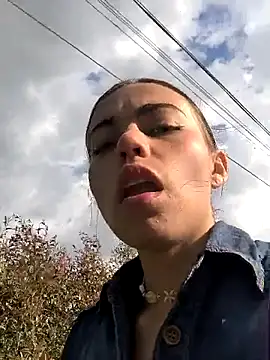 i am nina  online show from February 18, 2025, 9:09 pm