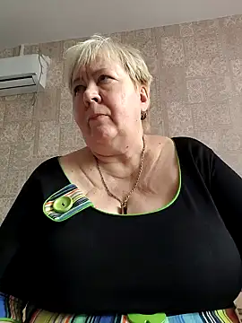 EffectFiona online show from February 22, 2025, 6:17 am