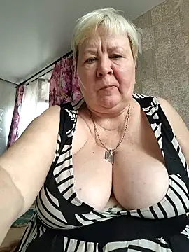 EffectFiona online show from October 2, 2025, 4:19 am