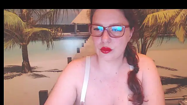 Queen  Natasha online show from June 17, 2026, 9:05 pm