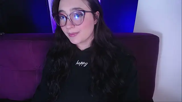 Snapshot of Miss_Loise chatting on December 19, 2024, 4:13 pm Miss Loise online show from December 19, 2024, 4:13 pm