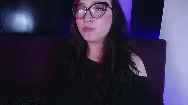 Snapshot of Miss_Loise chatting on December 29, 2024, 3:46 pm Miss Loise online show from December 29, 2024, 3:46 pm