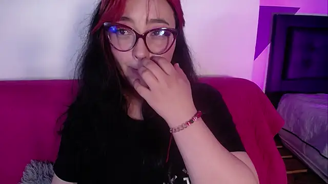 Snapshot of Miss_Loise chatting on January 21, 2025, 4:05 pm Miss Loise online show from January 21, 2025, 4:05 pm