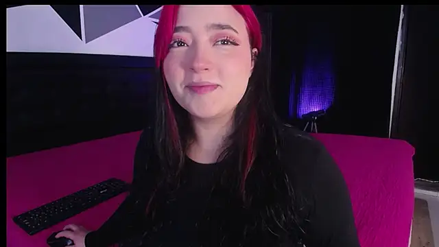 Snapshot of Miss_Loise chatting on January 29, 2025, 12:45 pm Miss Loise online show from January 29, 2025, 12:45 pm