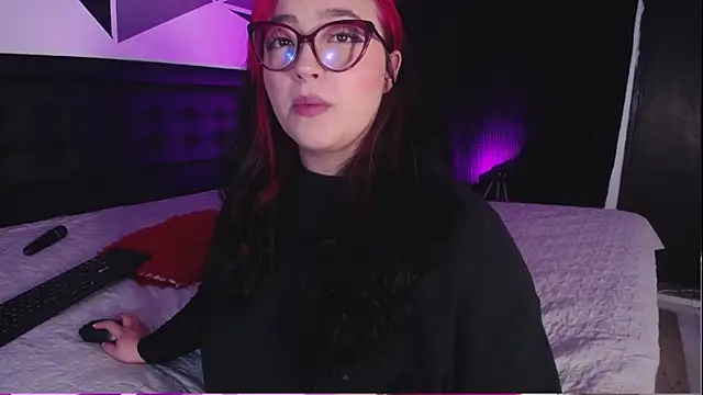 Snapshot of Miss_Loise chatting on February 5, 2025, 2:05 pm Miss Loise online show from February 5, 2025, 2:05 pm