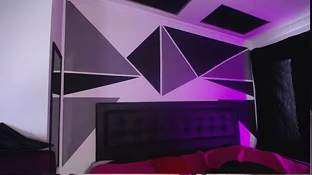 Snapshot of Miss_Loise chatting on February 7, 2025, 7:49 pm Miss Loise online show from February 7, 2025, 7:49 pm