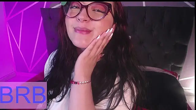 Snapshot of Miss_Loise chatting on February 22, 2025, 5:35 pm Miss Loise online show from February 22, 2025, 5:35 pm