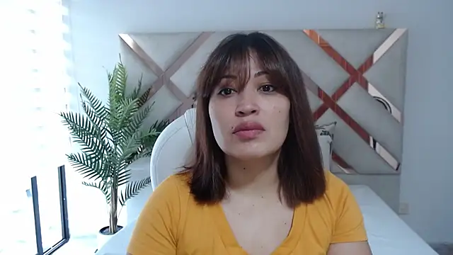 sophia hadid online show from March 22, 2025, 3:09 pm