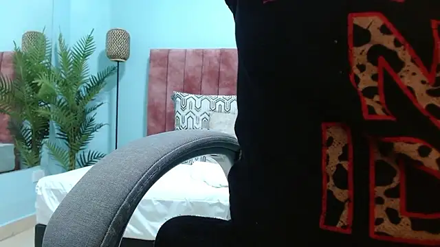 sophia hadid online show from January 8, 2026, 8:00 pm