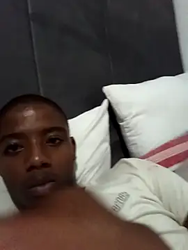 Snapshot of BLACK_BOTTOM03 chatting on January 5, 2026, 6:44 pm BLACK BOTTOM03 online show from January 5, 2026, 6:44 pm