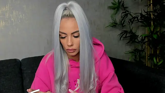 Snapshot of Bailey_Rush chatting on February 8, 2025, 8:10 pm Bailey Rush online show from February 8, 2025, 8:10 pm