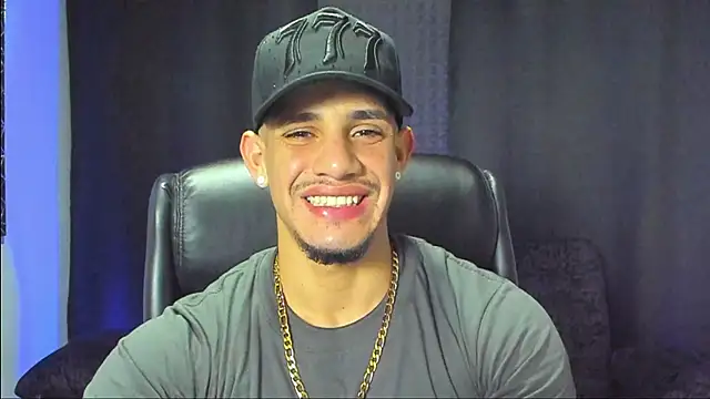 jhonnysnow17 online show from December 5, 2025, 7:28 am