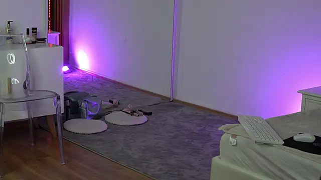 TiffanyMaze online show from March 21, 2026, 6:40 am