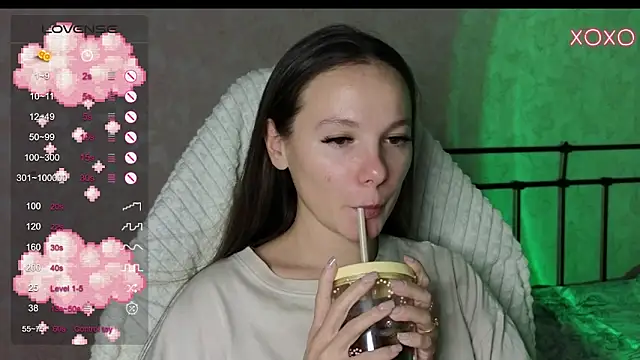 lil luna x online show from December 1, 2024, 5:24 pm