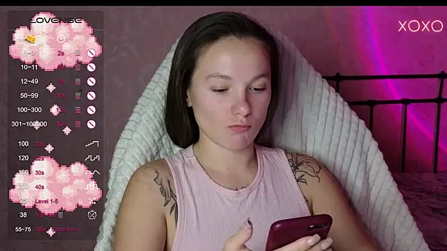 lil luna x online show from December 12, 2024, 3:37 pm