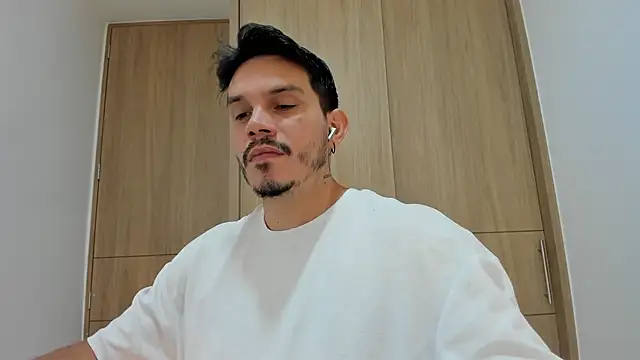 Snapshot of alejandro_stark chatting on November 29, 2025, 8:06 am alejandro stark online show from November 29, 2025, 8:06 am