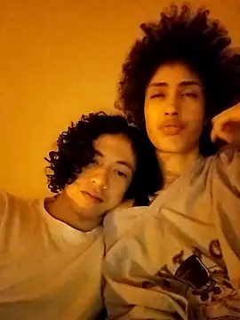 LiverandBrat77 online show from December 12, 2024, 11:47 pm